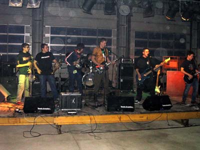 Wimmer - Bass, Sancho - Guitar, Roli - Drums, Patschi - Trombone, Metty - Sax, Hömal - Trumpet, Dank - Guitar, Barry - Trompet